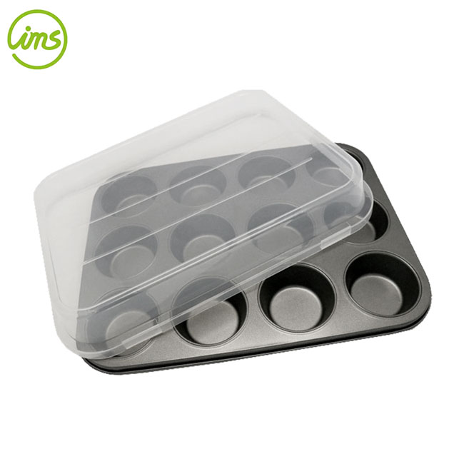 12-Muffin Pan With Cover